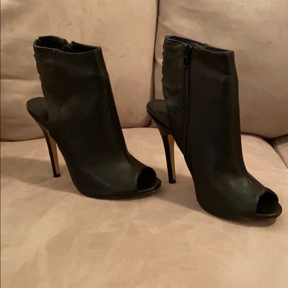 Chinese laundry Black peep toe bootie